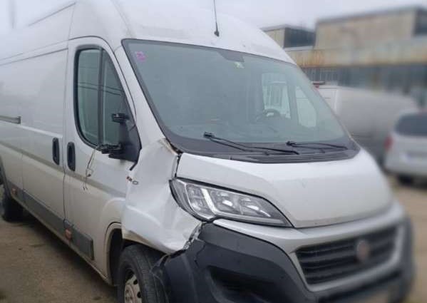 Autovehiculul condus de un cetăţean slovac care ar fi accidentat mortal un bărbat pe o șosea din România, găsit abandonat în Bratislava