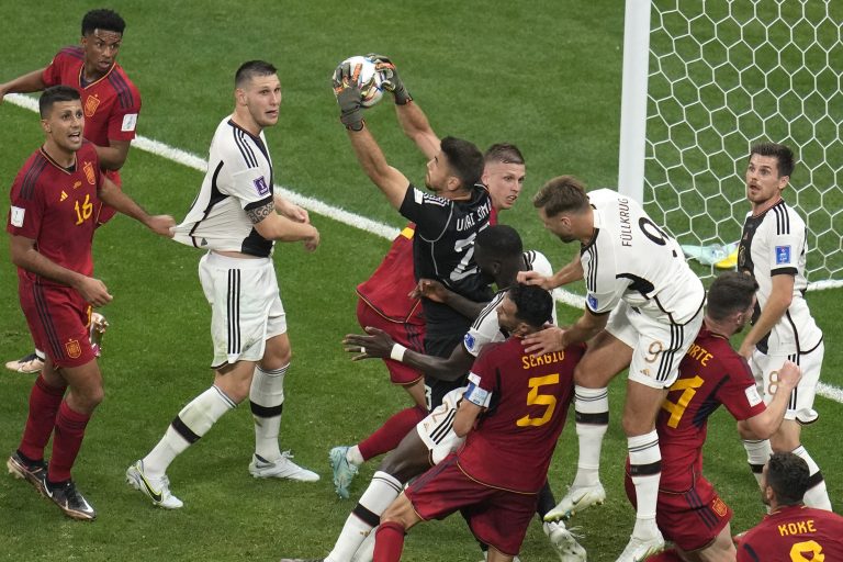 VIDEO | CM de fotbal, grupa E: Spania şi Germania – scor 1-1. Istvan Kovacs a fost arbitru de rezervă