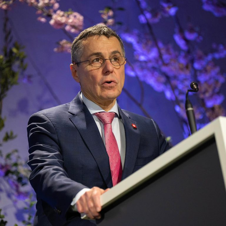 Preşedintele Confederaţiei Elveţiene şi-a amânat vizita în România