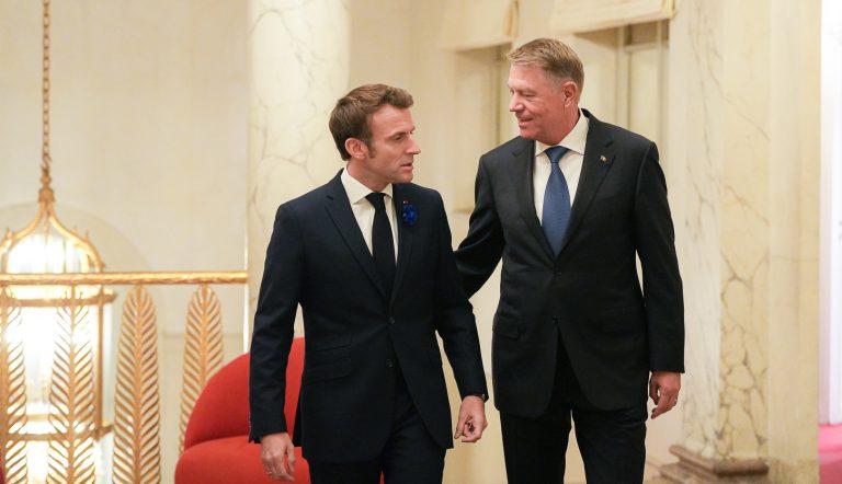Preşedintele Iohannis participă la reuniunea de la Paris organizată de Emmanuel Macron privind sprijinul acordat Ucrainei