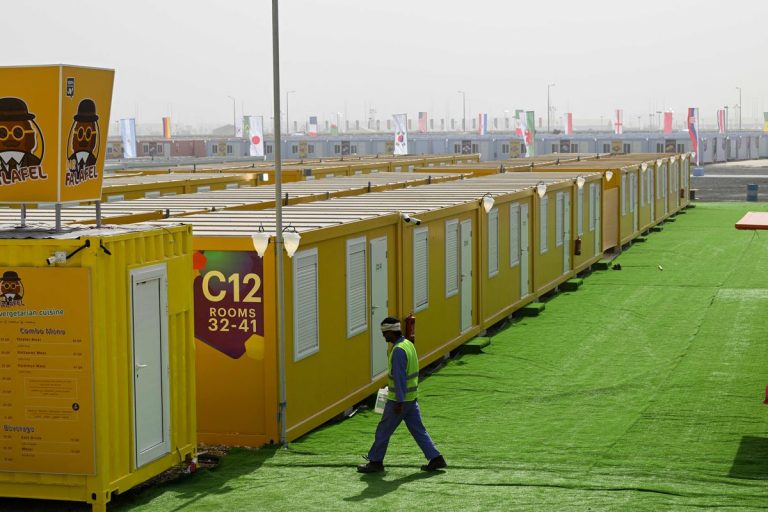 FOTO | Cum arată ”satul” în care pot fi cazați 60.000 de suporteri la Campionatul Mondial din Qatar