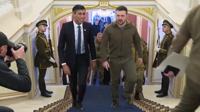 Sunak şi Zelenski, discuții despre accelerarea sprijinului militar pentru Ucraina