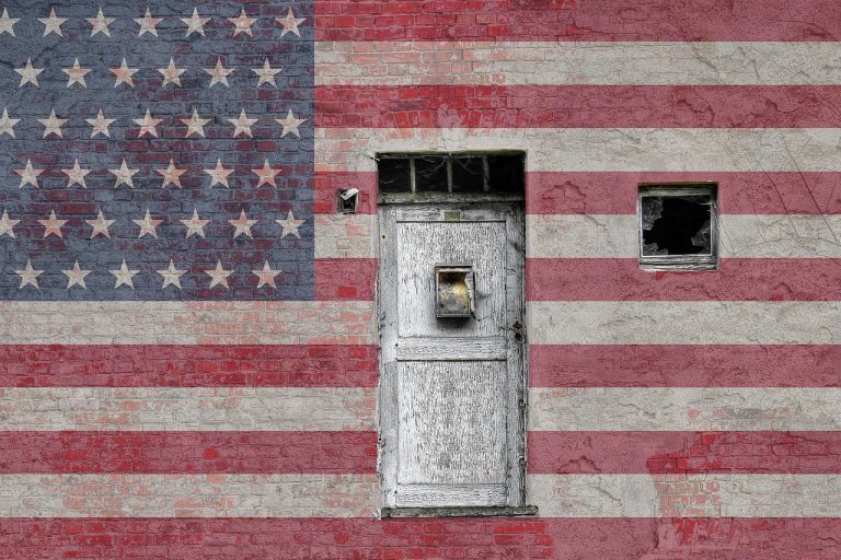 A centrist party for non-Trumpists and non-progressives might save the US