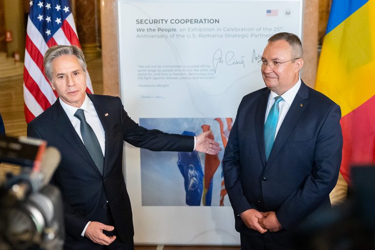 Blinken: „Avem o alianţă de neclintit, bazată pe valori comune pe care le vom apăra când vom si atacaţi”
