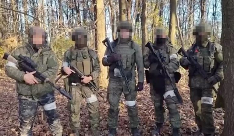 MEDIAZONA | „Nimeni nu sărbătorește”. „Suntem devastați psihic”. „Vor să ne lichideze”. Rrăzvrătiții ruși din Brigada 155, pedepsiți ca pe vremea lui Stalin