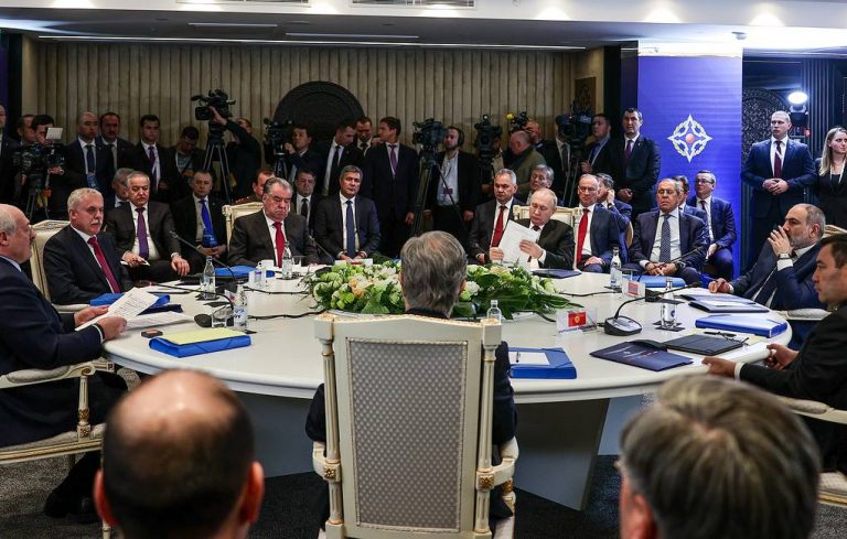 Moare visul eurasiatic al Rusiei