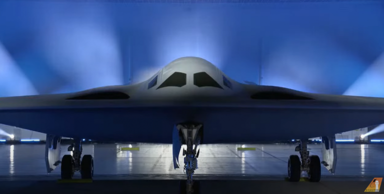 SUA au prezentat noul bombardier B-21 Stealth, cel mai bun instrument pentru a învinge China în aer