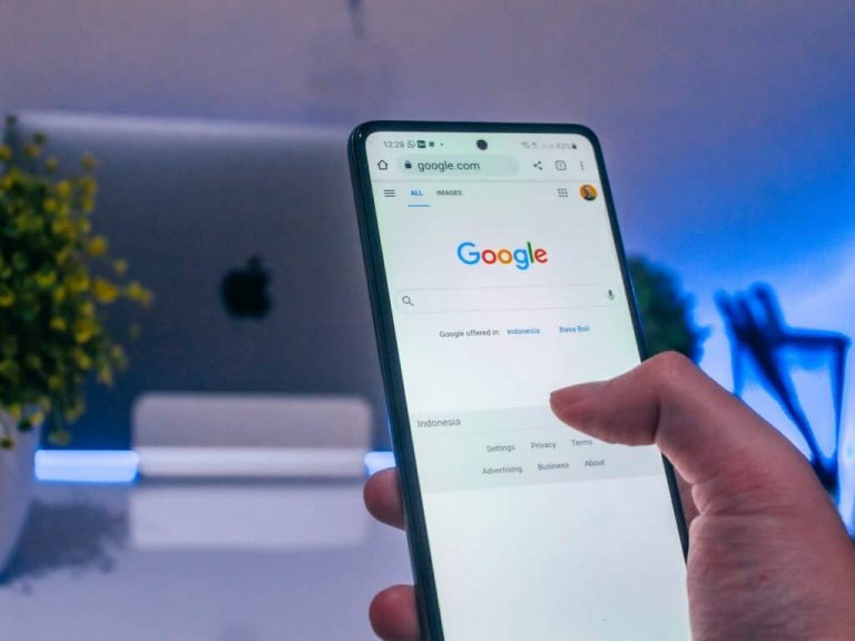 Google va include mai multă inteligenţă artificială în produsele sale, pentru a face față concurenţei Microsoft