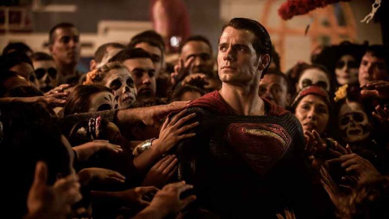 VIDEO | Actorul britanic Henry Cavill, concediat din rolul lui Superman