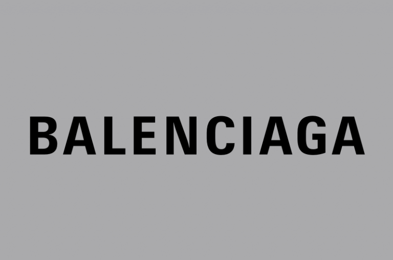 Directorul artistic al casei Balenciaga şi-a cerut scuze personal, după o campanie de promovare în care au fost implicaţi copii şi accesorii cu conotaţie sexuală