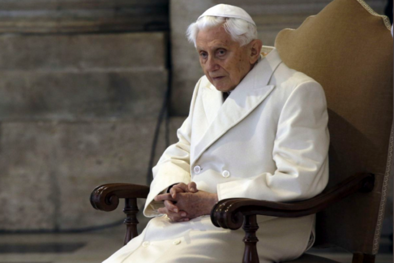 Fostul papă Benedict al XVI-lea a murit la vârsta de 95 de ani