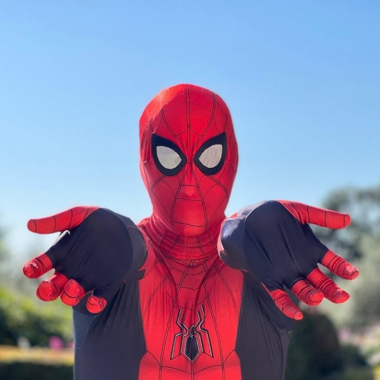 VIDEO | Prinţul Harry, deghizat în Spider-Man pentru copiii care şi-au pierdut un părinte în slujba armatei britanice