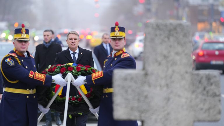 Iohannis: Cel mai nobil mod prin care îi putem onora pe cei care şi-au dat viaţa pentru ca noi să putem fi liberi este de a proteja democraţia şi statul de drept
