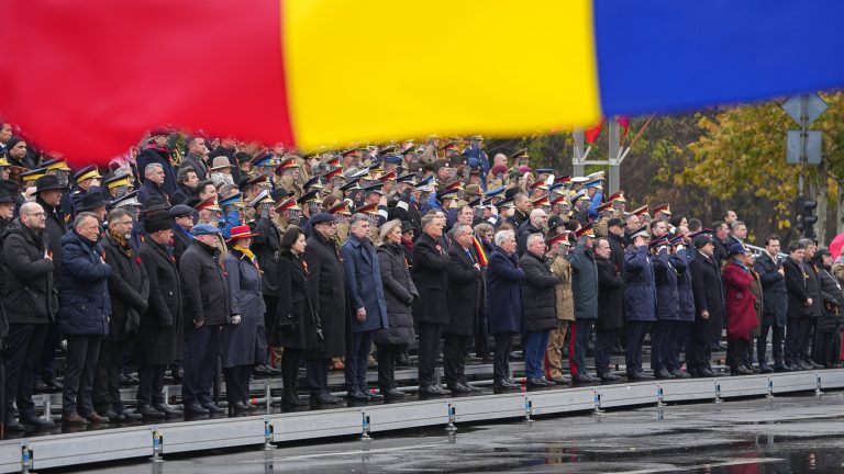 VIDEO | Paradă militară la Bucureşti, de Ziua Naţională a României