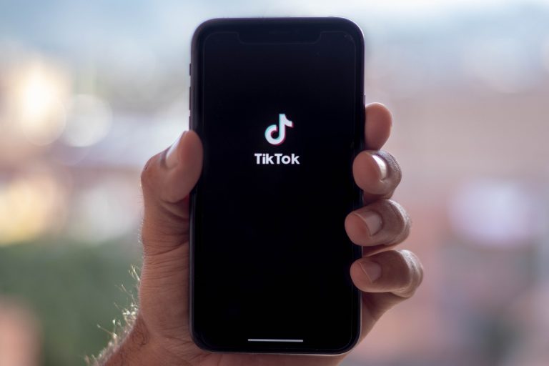 Albania taie accesul la TikTok