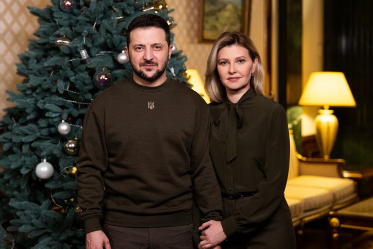 Zelenski, mesaj pentru ruși: Putin „se ascunde în spatele vostru şi vă pârjoleşte ţara şi viitorul. Nimeni nu vă va ierta niciodată pentru teroare”