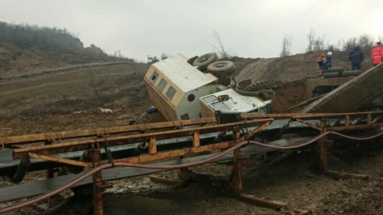 VIDEO | Accident la o carieră din Gorj. Trei oameni au murit, 10 sunt răniți. Ministrul Popescu merge la Complexul Energetic Oltenia, marţi seara