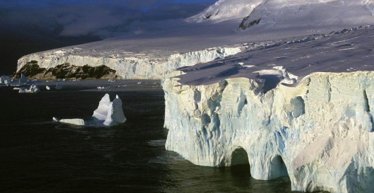 Prăbuşirea calotei glaciare din Antarctica nu este inevitabilă, arată un studiu