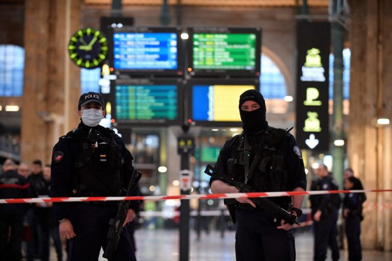 Șase persoane rănite într-un atac cu armă albă în Gare du Nord din Paris