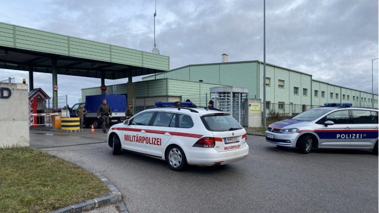 Un militar ucis şi altul rănit într-un schimb de focuri la o cazarmă în Austria