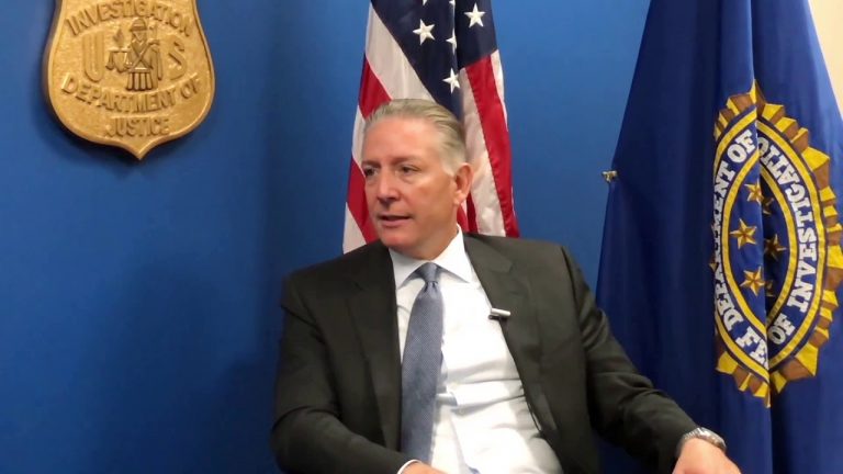 Un fost agent al FBI pledează vinovat pentru spălare de bani în favoarea oligarhului rus Oleg Deripaska