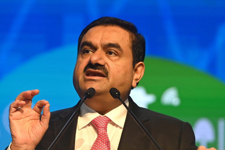 Gautam Adani, al patrulea cel mai bogat om din lume, a pierdut 50 de miliarde de dolari în urma unor dezvăluiri