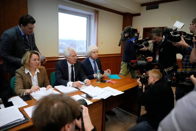Justiţia din Rusia desfiinţează Grupul Helsinki, cea mai veche organizație pentru apărarea drepturilor omului