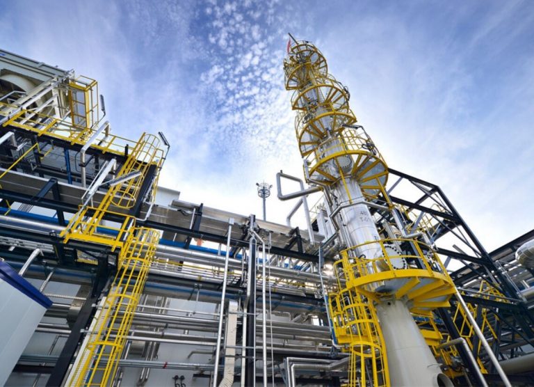 Bulgaria se pregătește să preia controlul la rafinăria Lukoil, dacă va fi nevoie