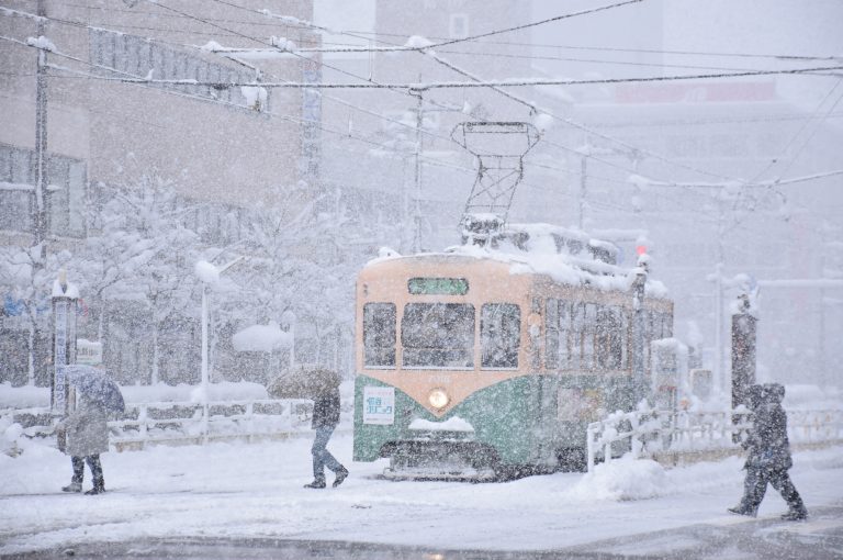 VIDEO | Încălzirea globală aduce frig extrem în Asia de Est. Noua normalitate generată de schimbările climatice