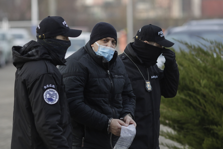 Un român, lider al grupării Hells Angels, acuzat de tentativă de omor, spălarea banilor și trafic de droguri, extrădat în SUA