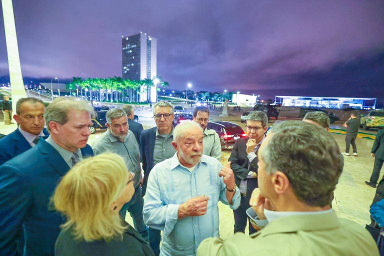 VIDEO | Moment comparat cu insurecția de la Capitoliu. Cel puțin de 400 de persoane arestate, în Brazilia. Instituții-cheie, invadate de suporteriai lui Bolsonaro