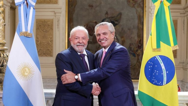 Brazilia şi Argentina încep pregătirile pentru a lansa o monedă comună