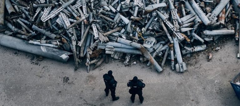 De unde și cum face rost Rusia de cipuri pentru rachetele și alte sisteme militare cu care ucide ucraineni