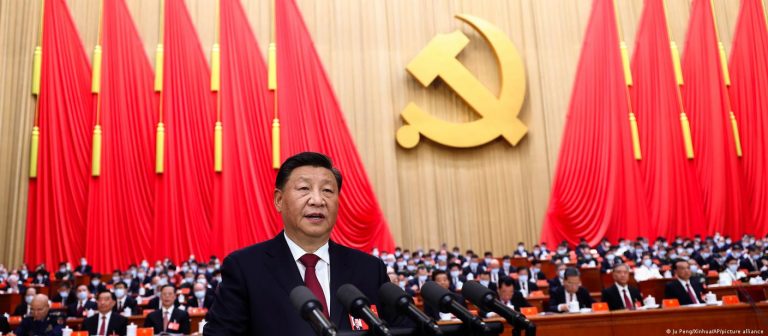 Valul Omicron lovește puternic China rurală. DER SPIEGEL dezvăluie înapoierea și situațiile absurde la care a dus politica stupidă a lui Xi