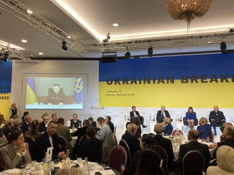 Forumul de la Davos | Zelenski, către aliații occidentali: „Dați-ne armele voastre și vom recuceri teritoriul pierdut!”