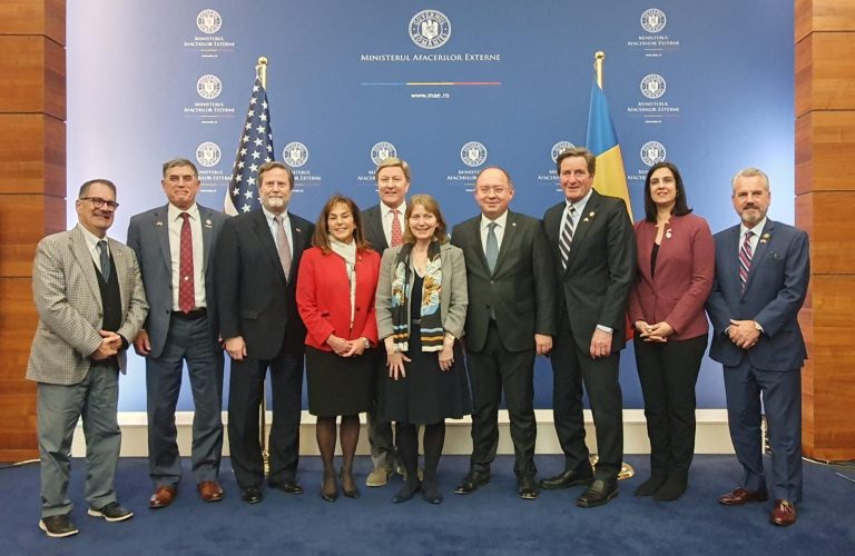 Şeful Comisiei pentru Servicii Armate a Camerei Reprezentanţilor SUA, Mike Rogers-primit de ministrul Bogdan Aurescu