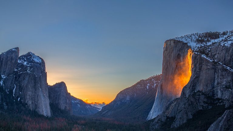 FOTO/VIDEO | O spectaculoasă ”cascadă de foc”, imortalizată de fotografi în Parcul Naţional Yosemite din California
