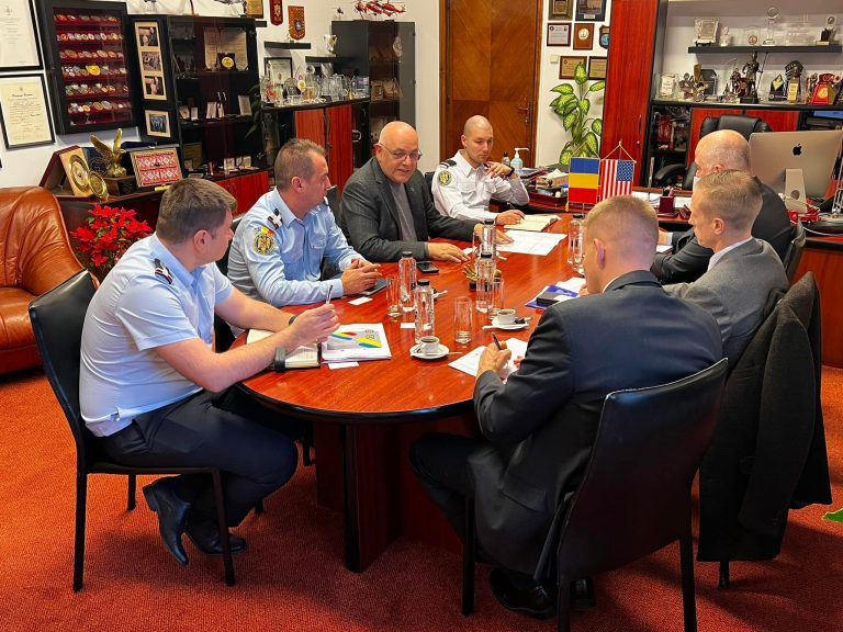 Delegaţi ai Agenţiei pentru Reducerea Ameninţărilor în Domeniul Apărării din cadrul Ambasadei SUA, în vizită la DSU