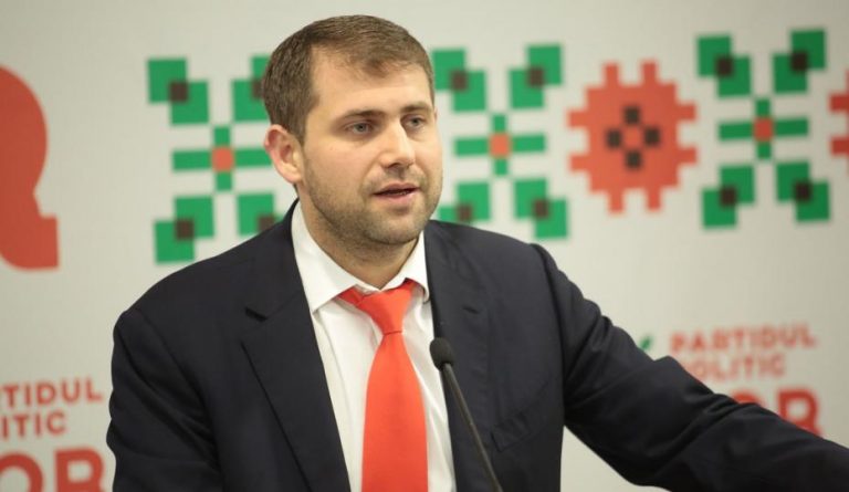 Moldovan court bans pro-Russian party