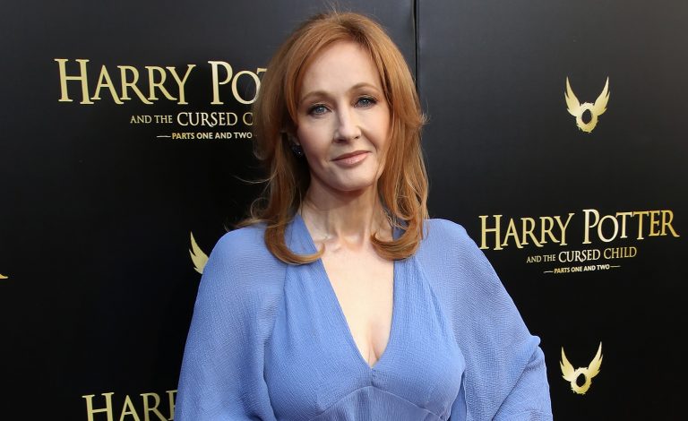 Scriitoarea J.K. Rowling, autoarea seriei ”Harry Potter”, afirmă că nu o preocupă cum va fi percepută de generaţiile viitoare
