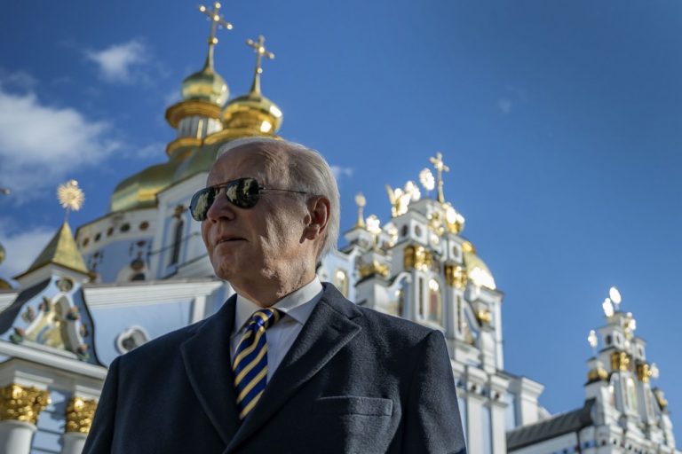 SUA trimit Ucrainei bombe cu dispersie / Biden: A fost o decizie dificilă. Am discutat cu aliații. Ucrainenii rămân fără muniție