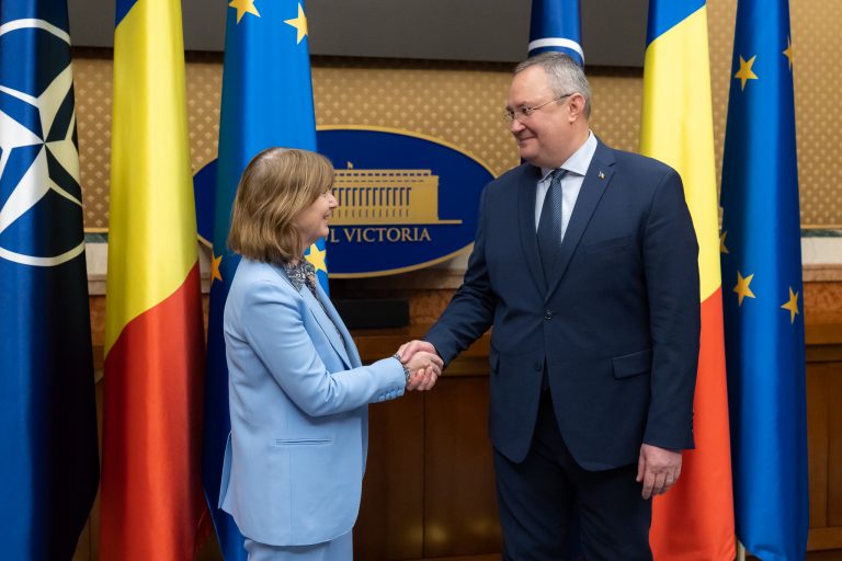 VIDEO | Ambasadoarea SUA i-a transmis premierului că implicarea României în combaterea traficului de persoane e un argument puternic pentru Visa Waver