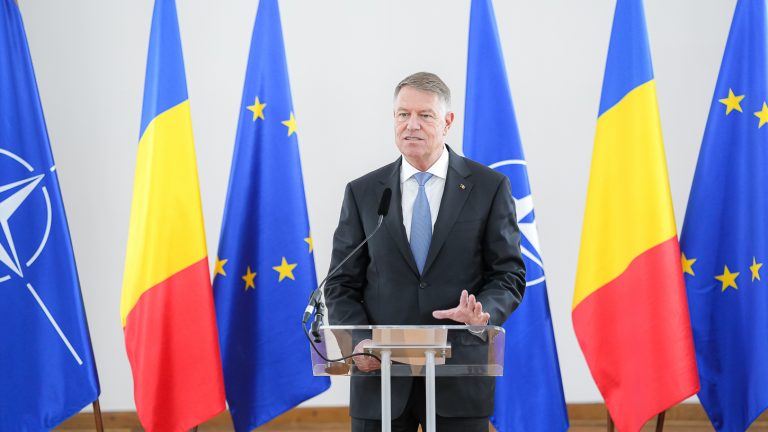 Klaus Iohannis: Trebuie să intensificăm şi să urgentăm eforturile coordonate la nivel european pe palierul de sprijin militar pentru Ucraina