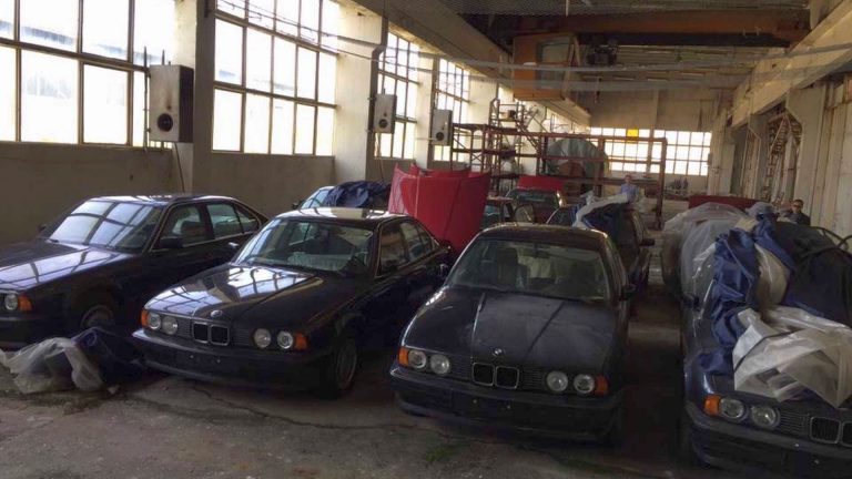 Poliţia bulgară a arestat zeci de persoane care făceau parte dintr-o reţea de furturi de mașini