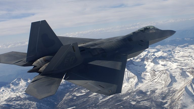 VIDEO | „Obiect neidentificat”, doborât de un avion american în nordul Canadei