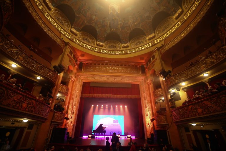 Programul Timişoara – Capitală Europeană a Culturii, deschis oficial. Președintele Iohannis: Timişorenii şi mândra comunitate a bănăţenilor îşi prezintă tradiţiile şi energiile culturale