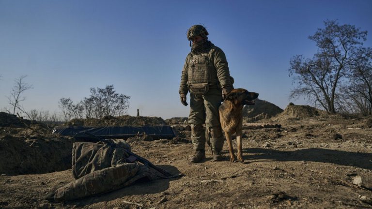Mercenarii Wagner susţin că au capturat un sat la nord de Bahmut