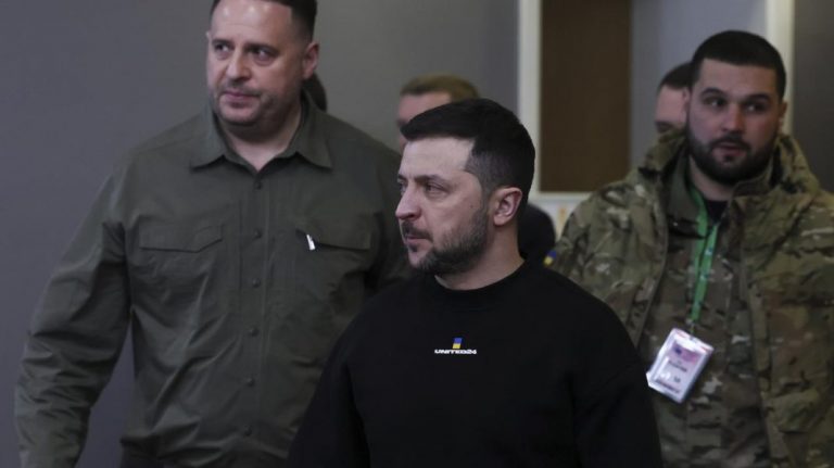 Volodimir Zelenski l-a demis pe comandantul adjunct al Gărzii Naţionale