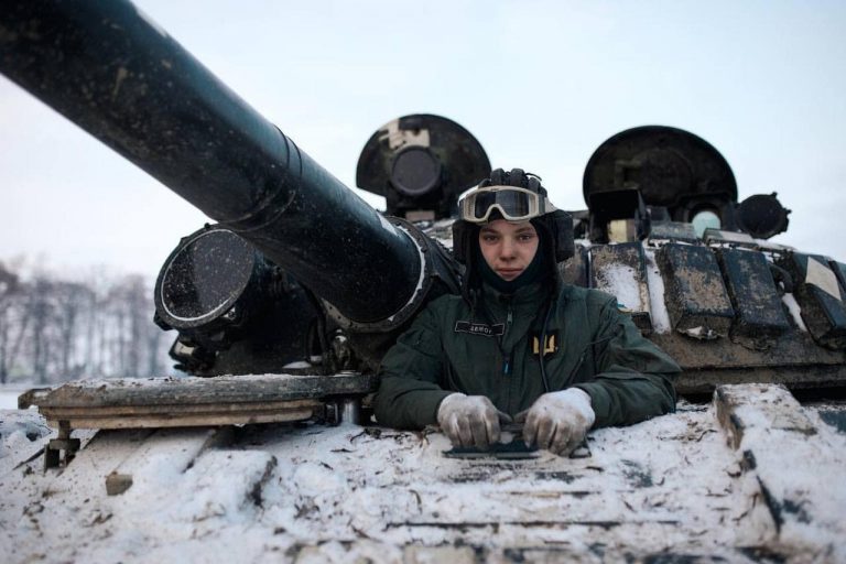 Ucraina a început să producă obuze de artilerie împreună cu o ţară NATO din Europa Centrală