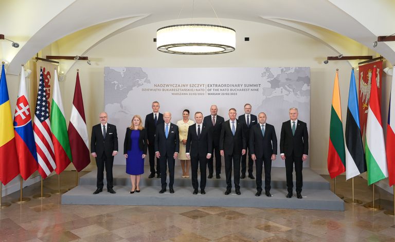 Declarația liderilor B9: „Vom continua să întărim postura noastră de descurajare şi apărare pe întregul Flanc estic, de la Marea Baltică la Marea Neagră”